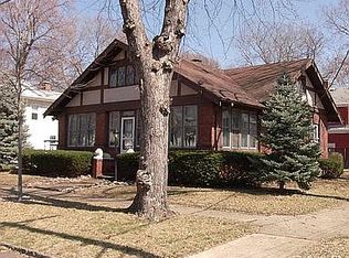 418 S 7th St, Pekin, IL
