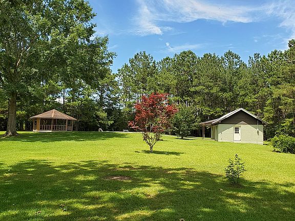 Gazebo, pool, & pool house
