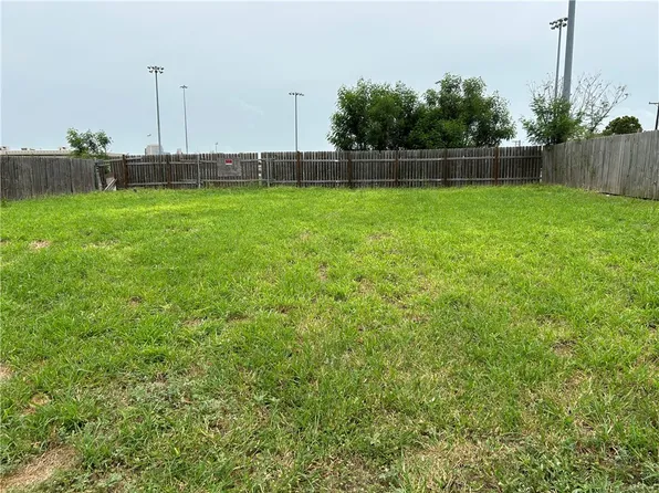 210 Spruce St, Corpus Christi, TX 78408