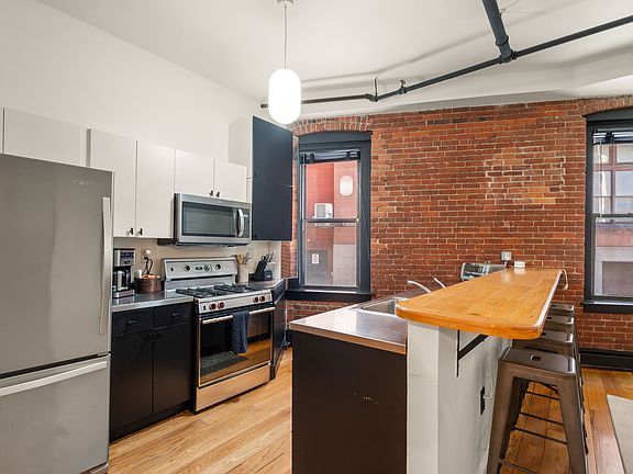 2nd image of 19 Stanhope St APT 1b
