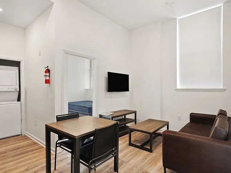 Owl's Nest Apartments — Photo 7