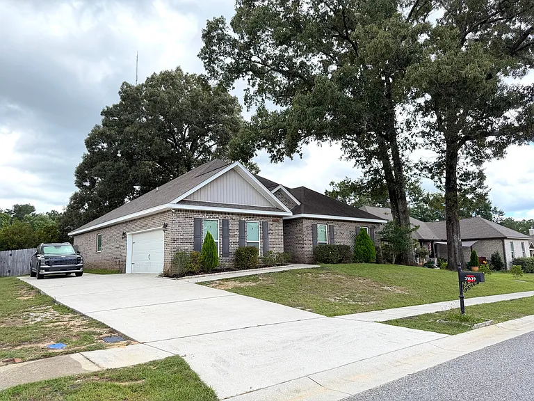 31639 Buckingham Blvd — Photo 2