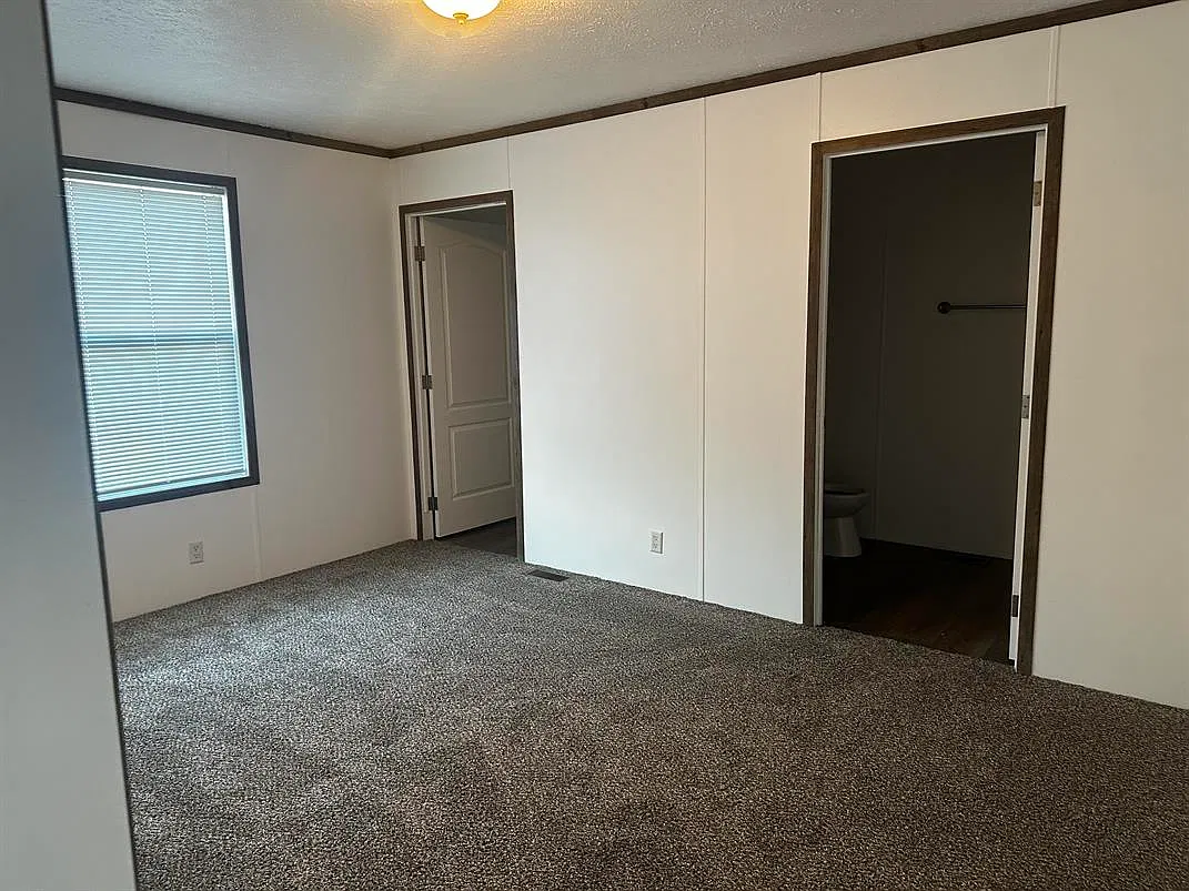 3 bed, 1200 sqft, $1,099 — Photo 4
