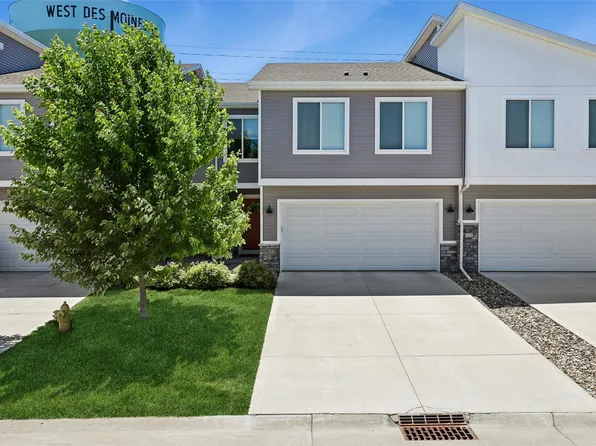 9672 Heightsview Dr, West Des Moines, IA 50266