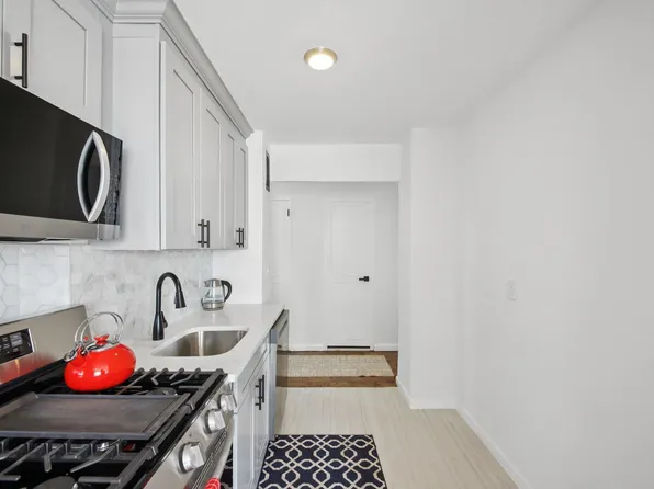 10 Huron Avenue image 15 of 37