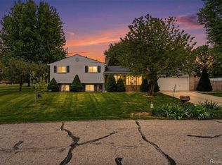 4821 Shelbyshire Dr, Shelby Township, MI 48316