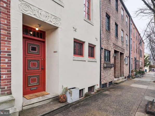 2420 Pine St, Philadelphia, PA 19103