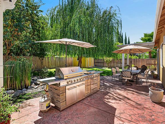 3rd image of 6216 Ravenna Way