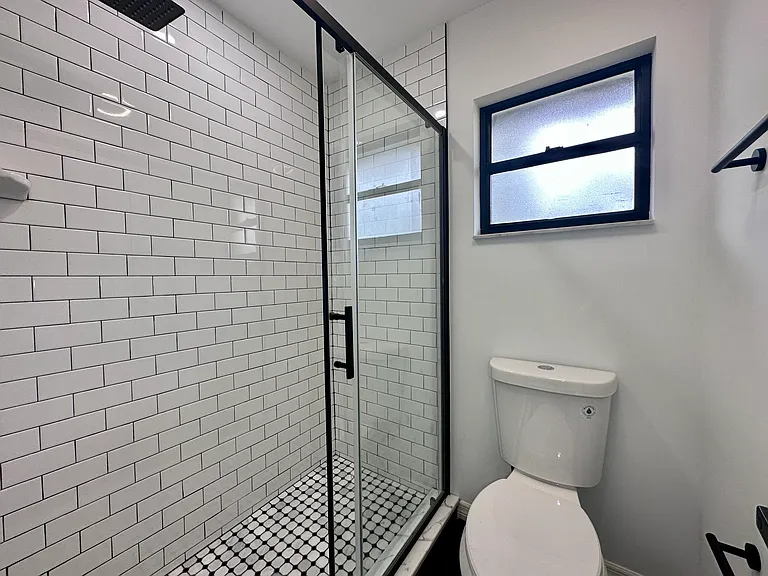 19306 Edgewater Dr — Photo 16