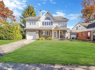 4 Redwood Rd, New Hyde Park, NY 11040
