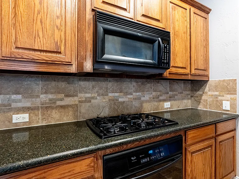 935 Panther Ln — Photo 11