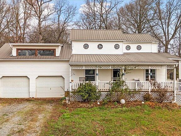 2nd image of 966 Chestnut Grove Rd