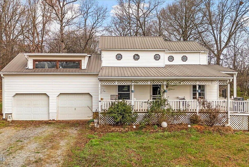 1st image of 966 Chestnut Grove Rd