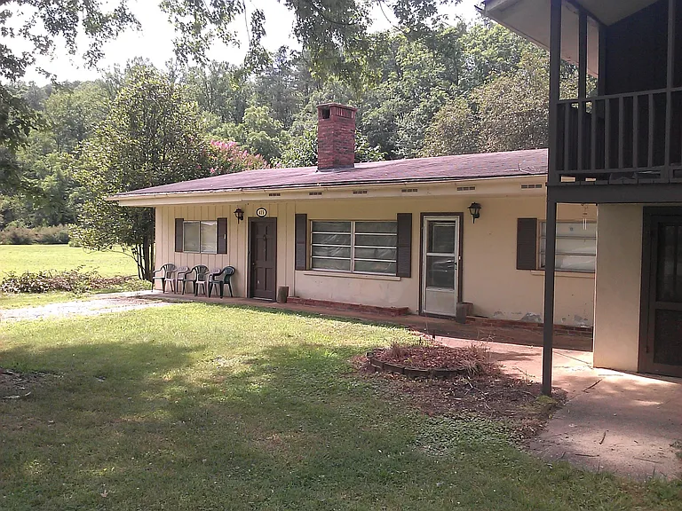415 S Painter Rd — Photo 2
