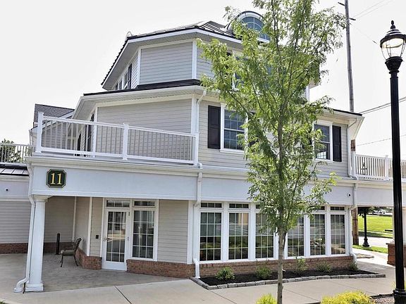 2nd image of 11 Cranbury Rd #1