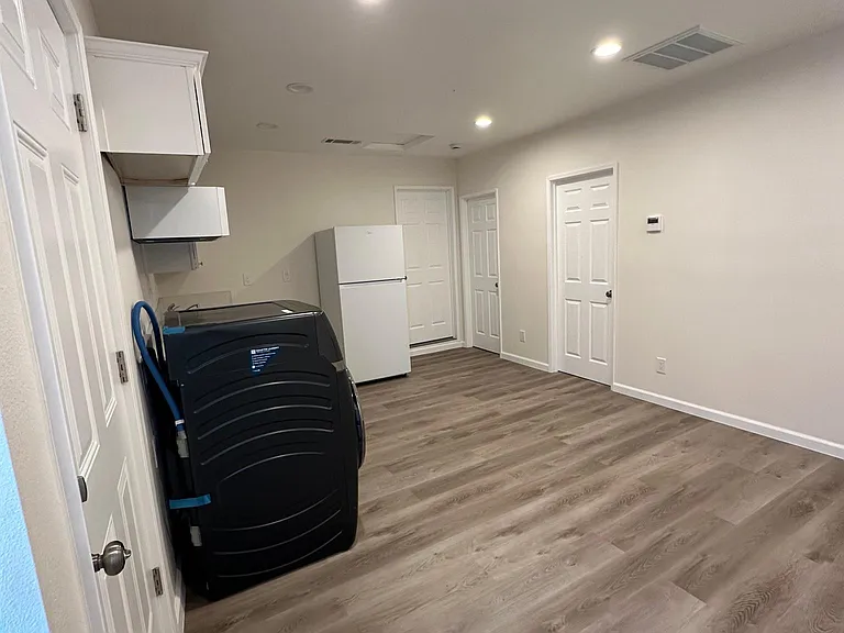 491 W Carter St #2 — Photo 4
