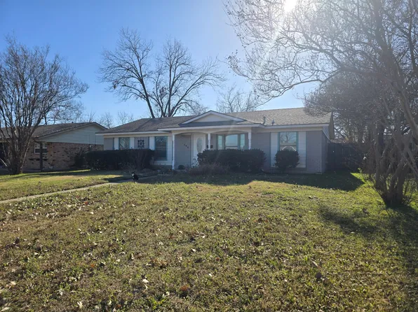 805 Brookshire Cir, Garland, TX 75043