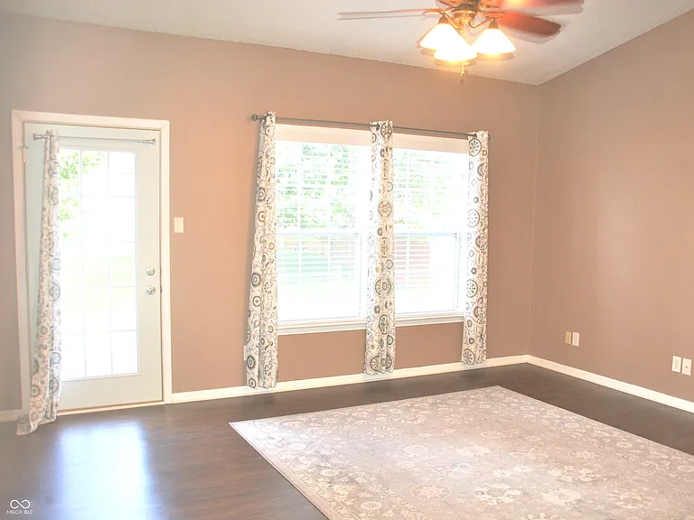 8348 S Swimming Hole Ln — Photo 10