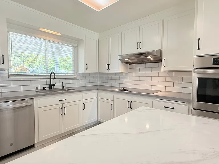 1771 Lynwood Dr — Photo 9