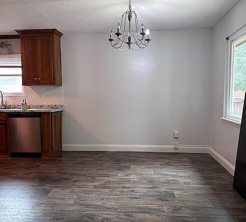 5th image of 904 Lausanne Dr