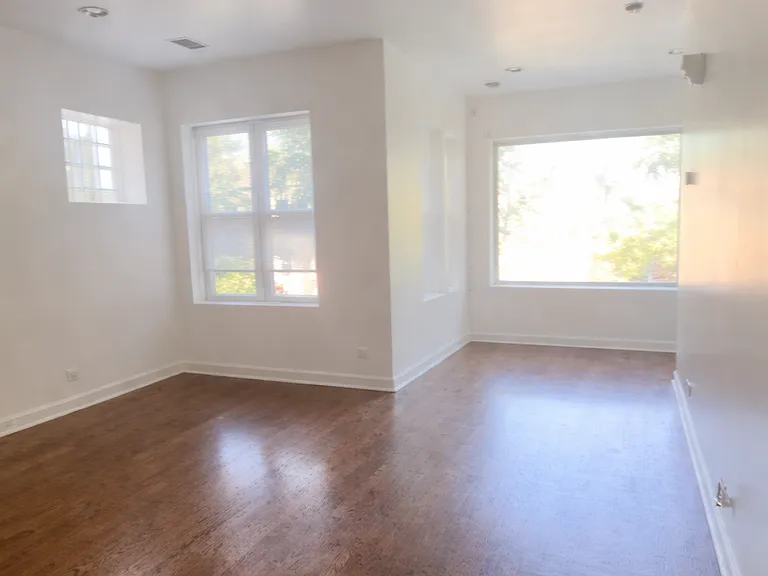 6720 S Ridgeland Ave #3 — Photo 5