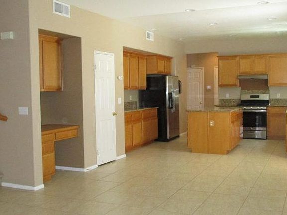 3rd image of 23595 Coast Live Oak Ln