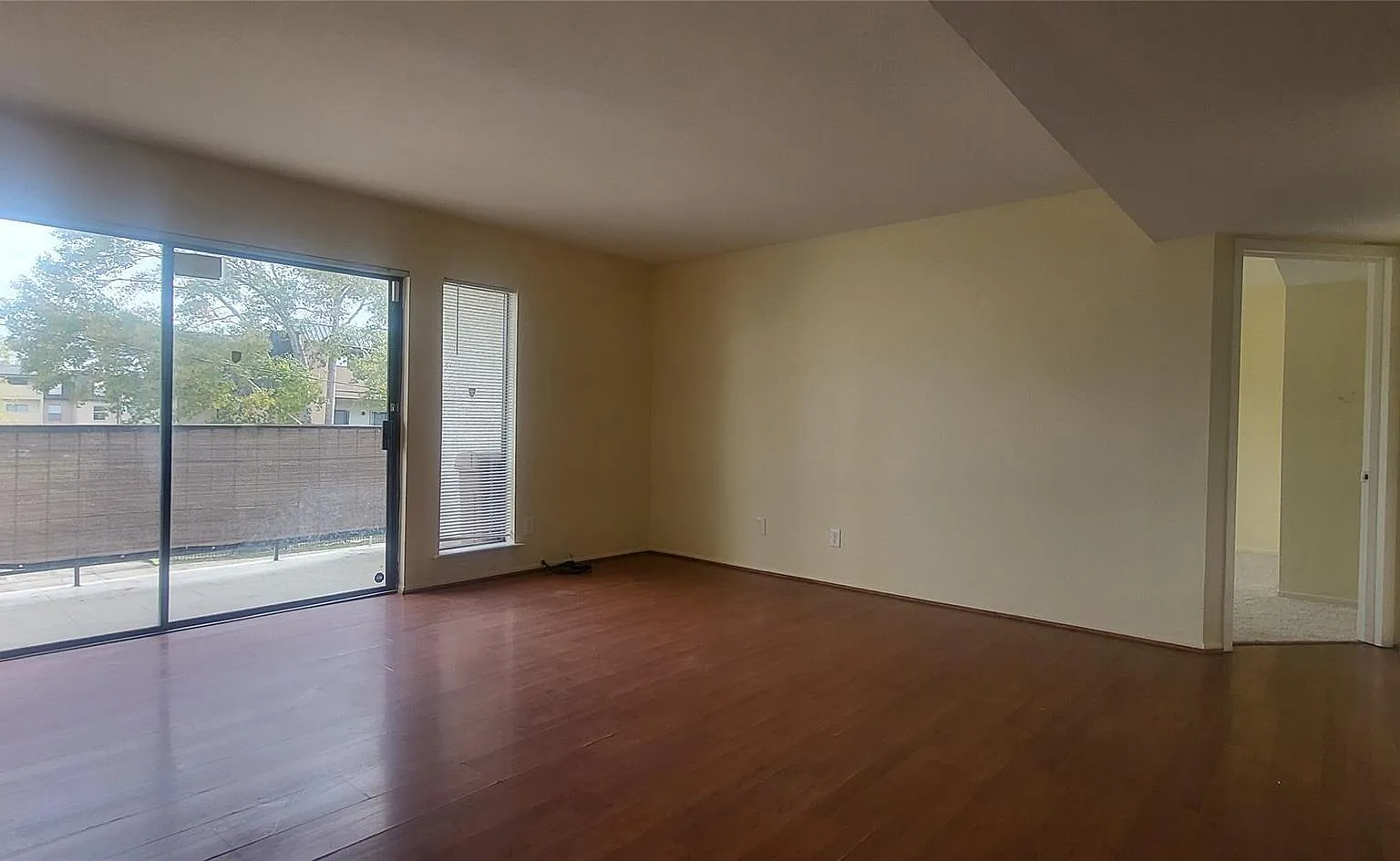 3 bed, 2.0 bath, 1237 sqft, $1,475 — Photo 3