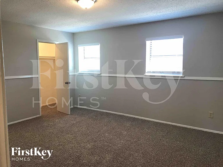 1007 Creighton Ct — Photo 10