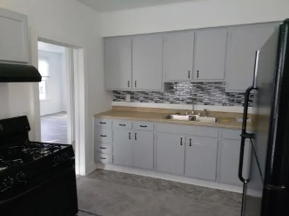 621 E Church St, Sandwich, IL 60548