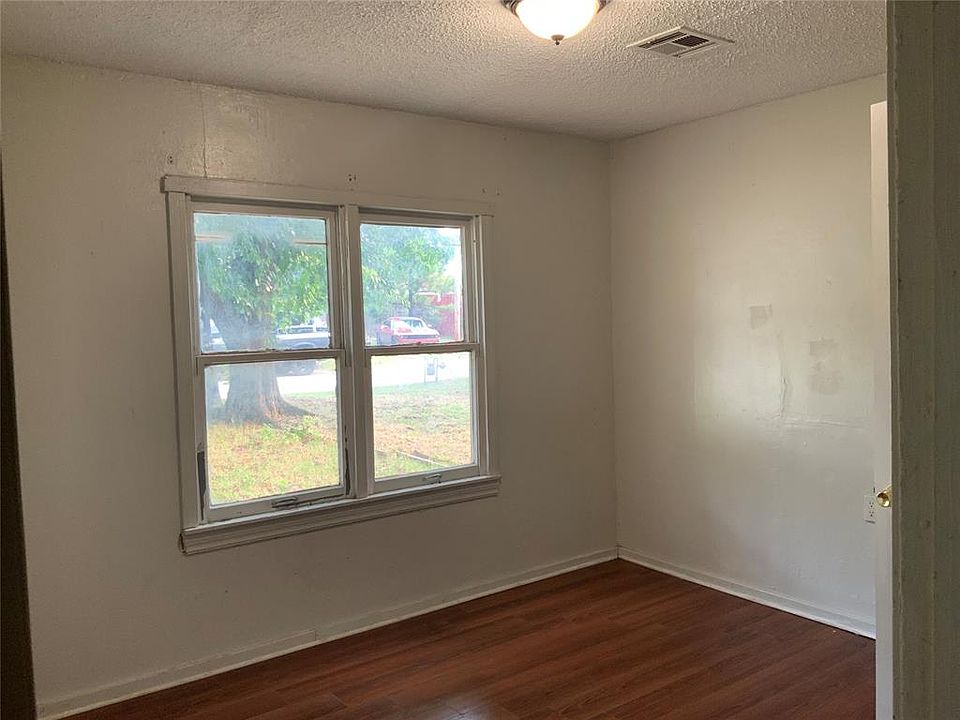 2nd image of 5843 NW 24th St