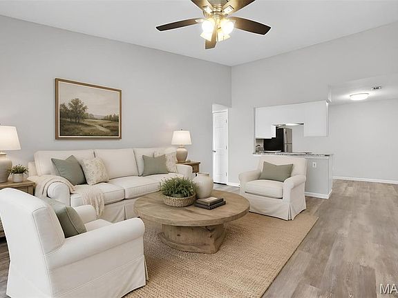 5th image of 1630 Summergate Pkwy #J