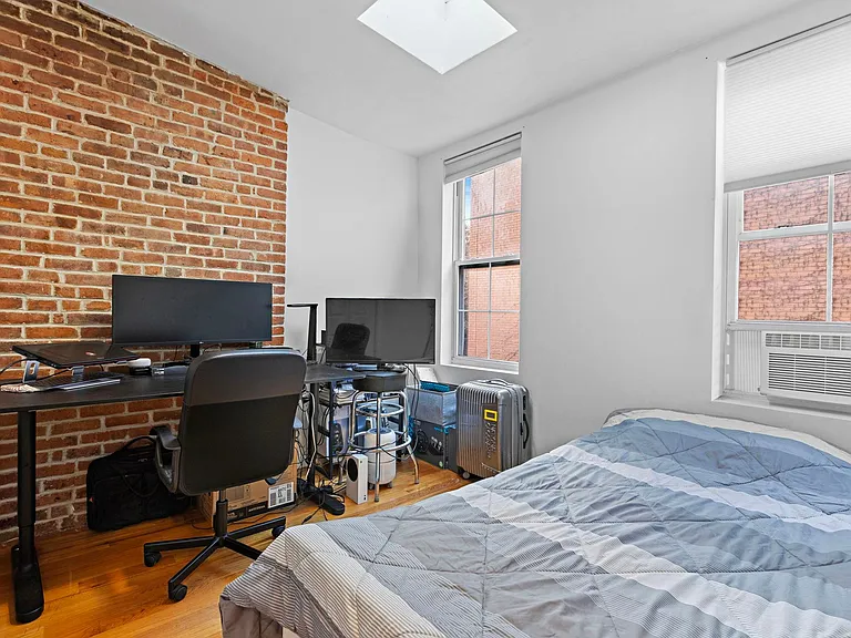 105 Erie St #1 — Photo 14