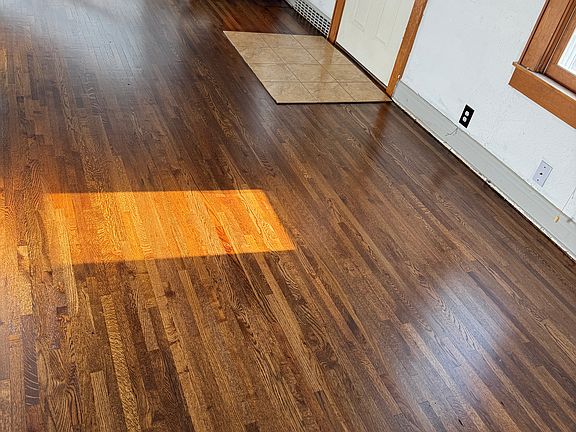 Living room/dining area