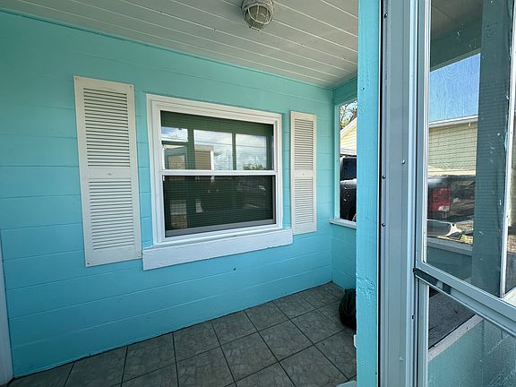 Screened in front porch
