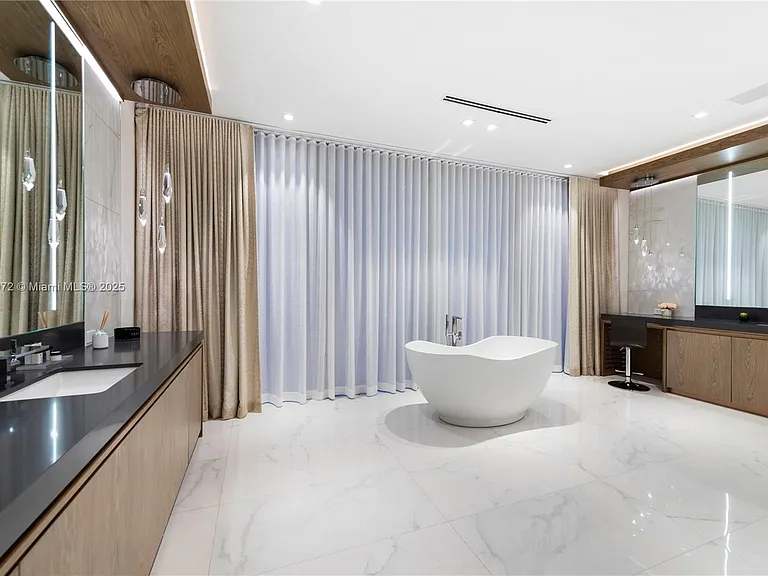 1400 Bayview Dr — Photo 26