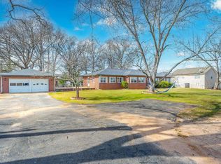 627 Upper Valley Falls Rd, Boiling Springs, SC 29316