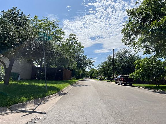 5th image of 506 Retama St