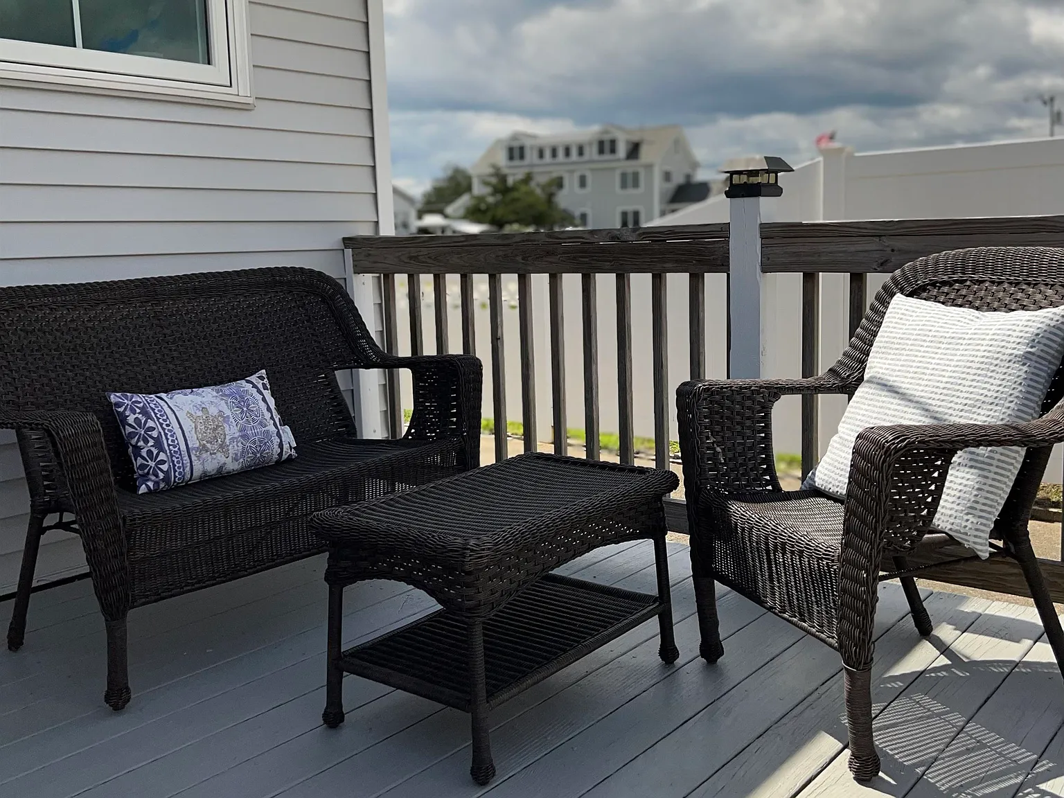 3 bed, 900 sqft, $3,200 — Photo 3