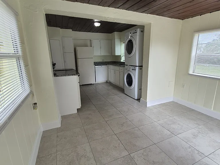 616 S Kentucky Ave — Photo 22