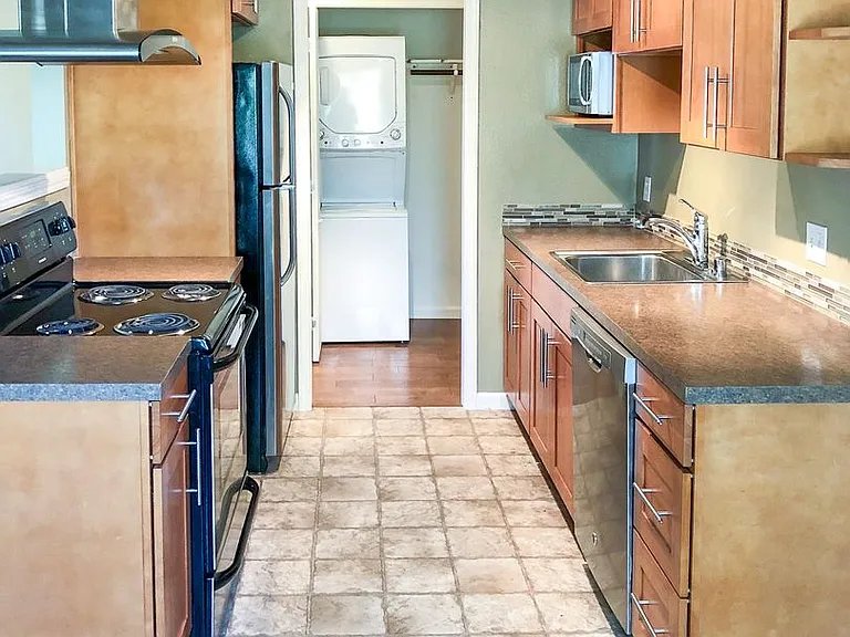4311 Dayton Ave N #4 — Photo 10