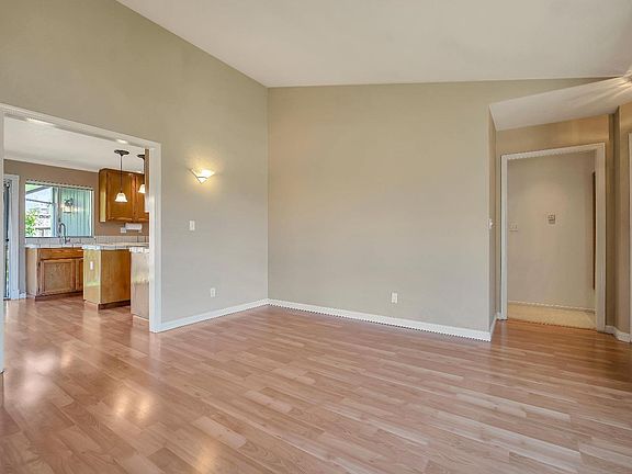 3rd image of 813 Breeze Way