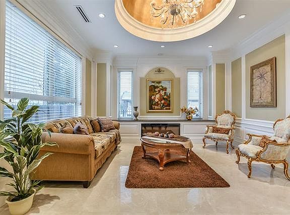 4th image of 10777 Springmont Dr