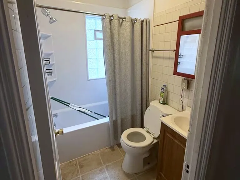 922 E Hamilton St #922 — Photo 5