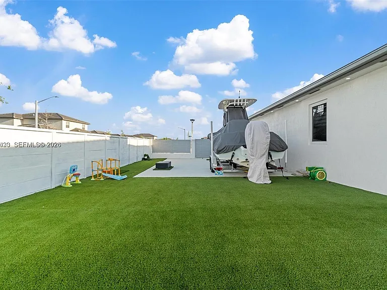 13305 SW 190th Ter — Photo 55