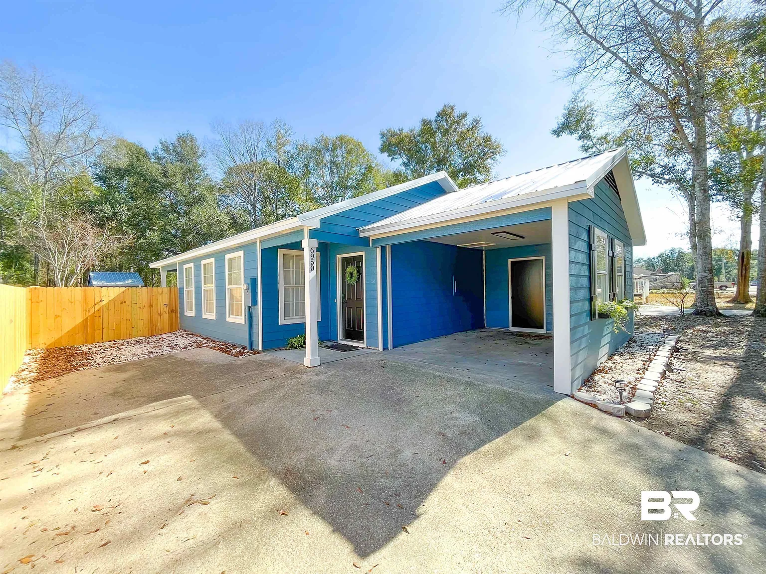2 bed, 1.0 bath, 872 sqft, $1,800 — Photo 2