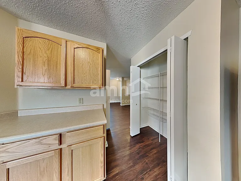 1221 Redwood Dr — Photo 6