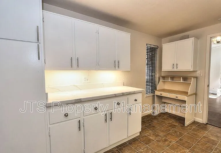 6830 Mellodora Dr — Photo 15