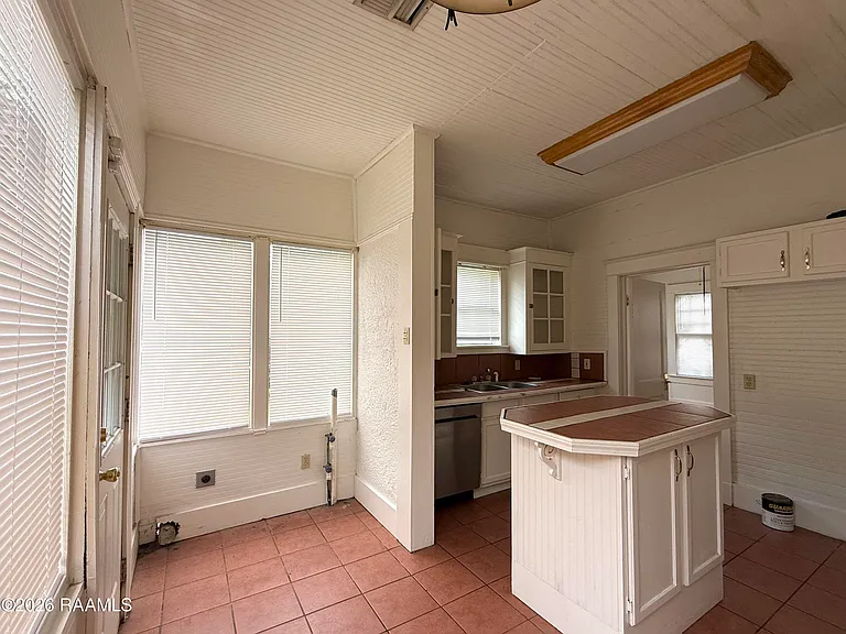 213 General Gardner Ave — Photo 6