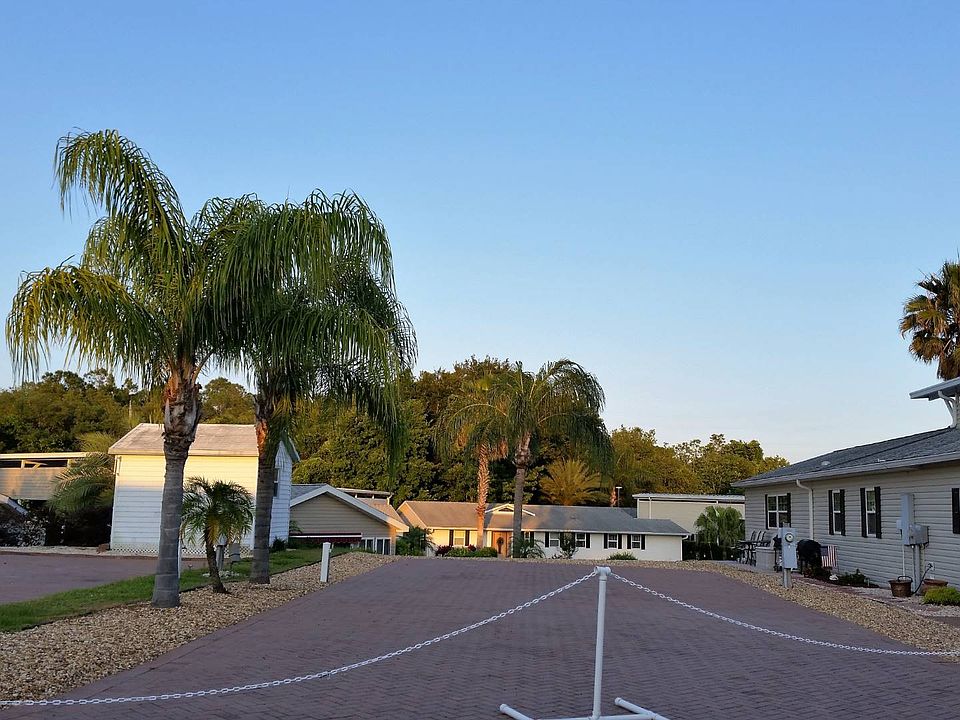 2nd image of 1049 Deer Creek Blvd
