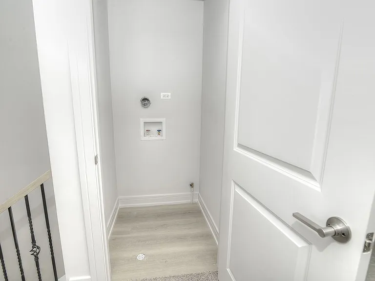 214 N Walnut St — Photo 28